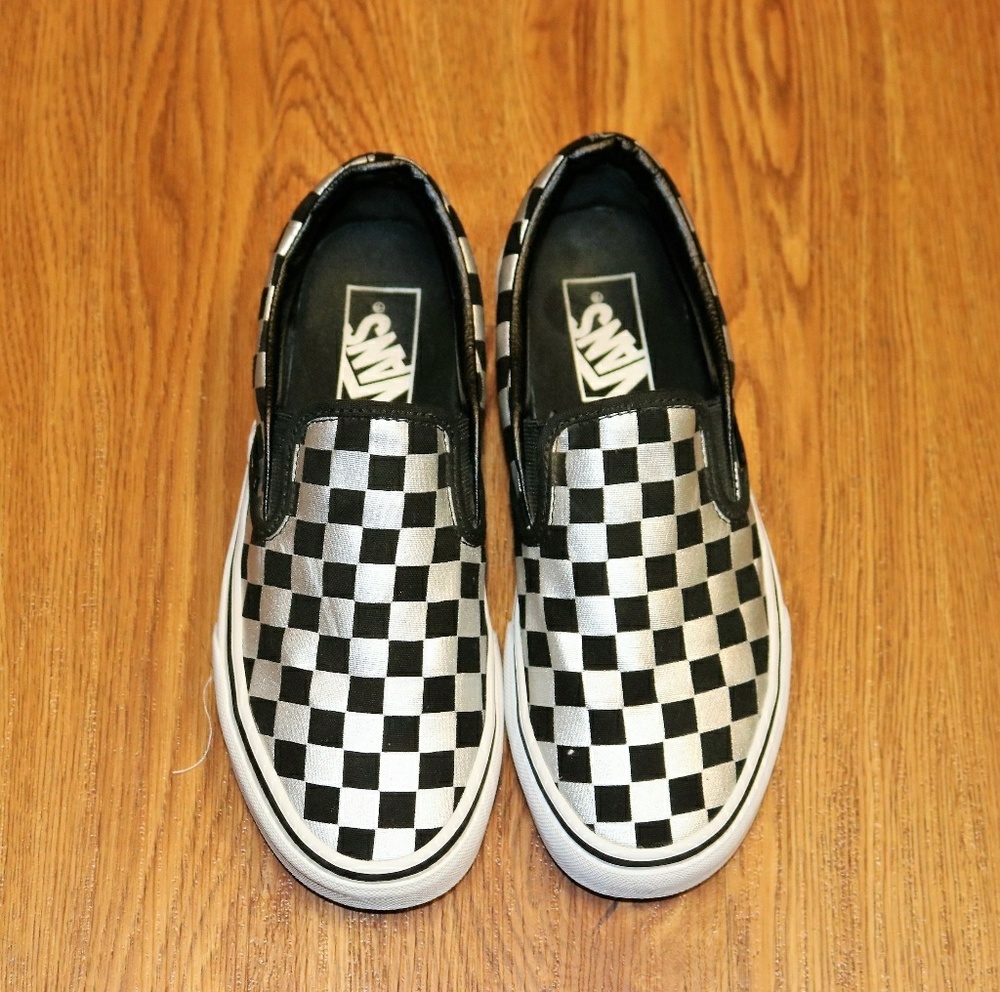 VANS SLIP ON CHECKERED METALLIC SILVER